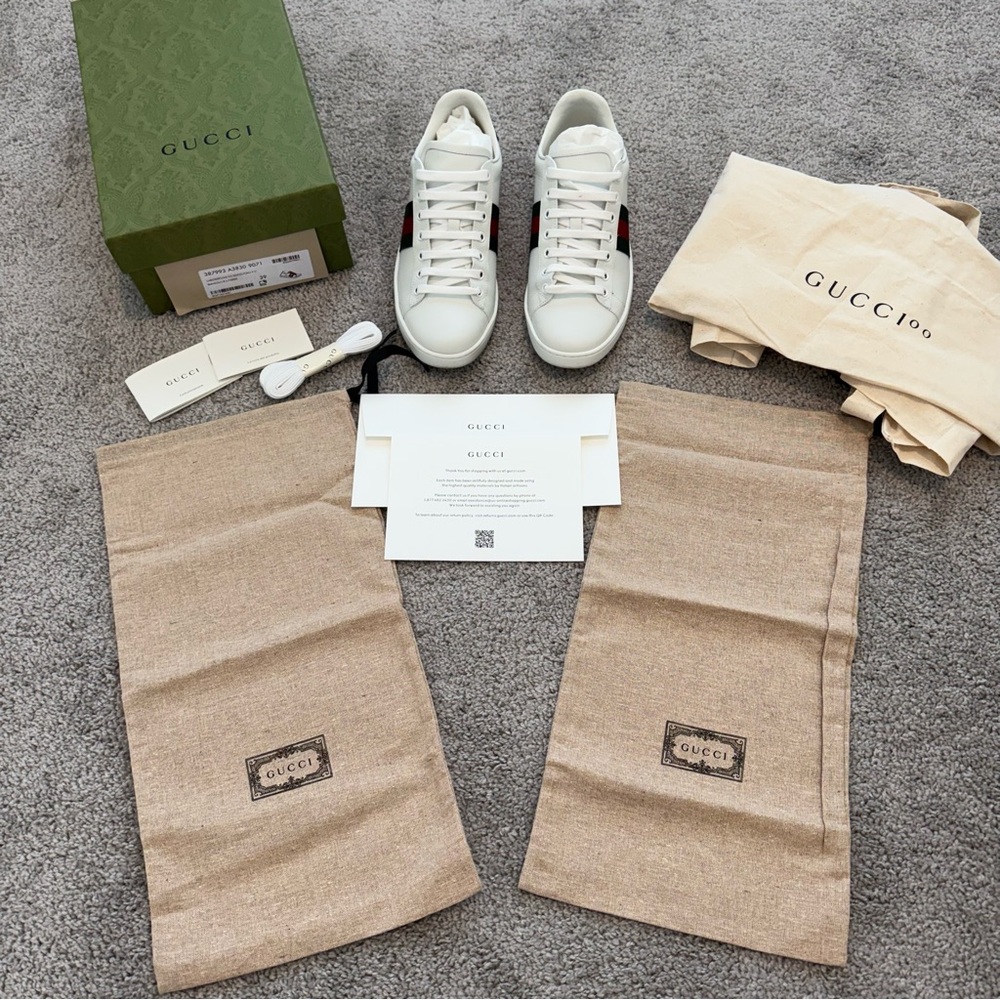 Gucci White Sneakers with Red and Green Accents - Picture 4 of 11